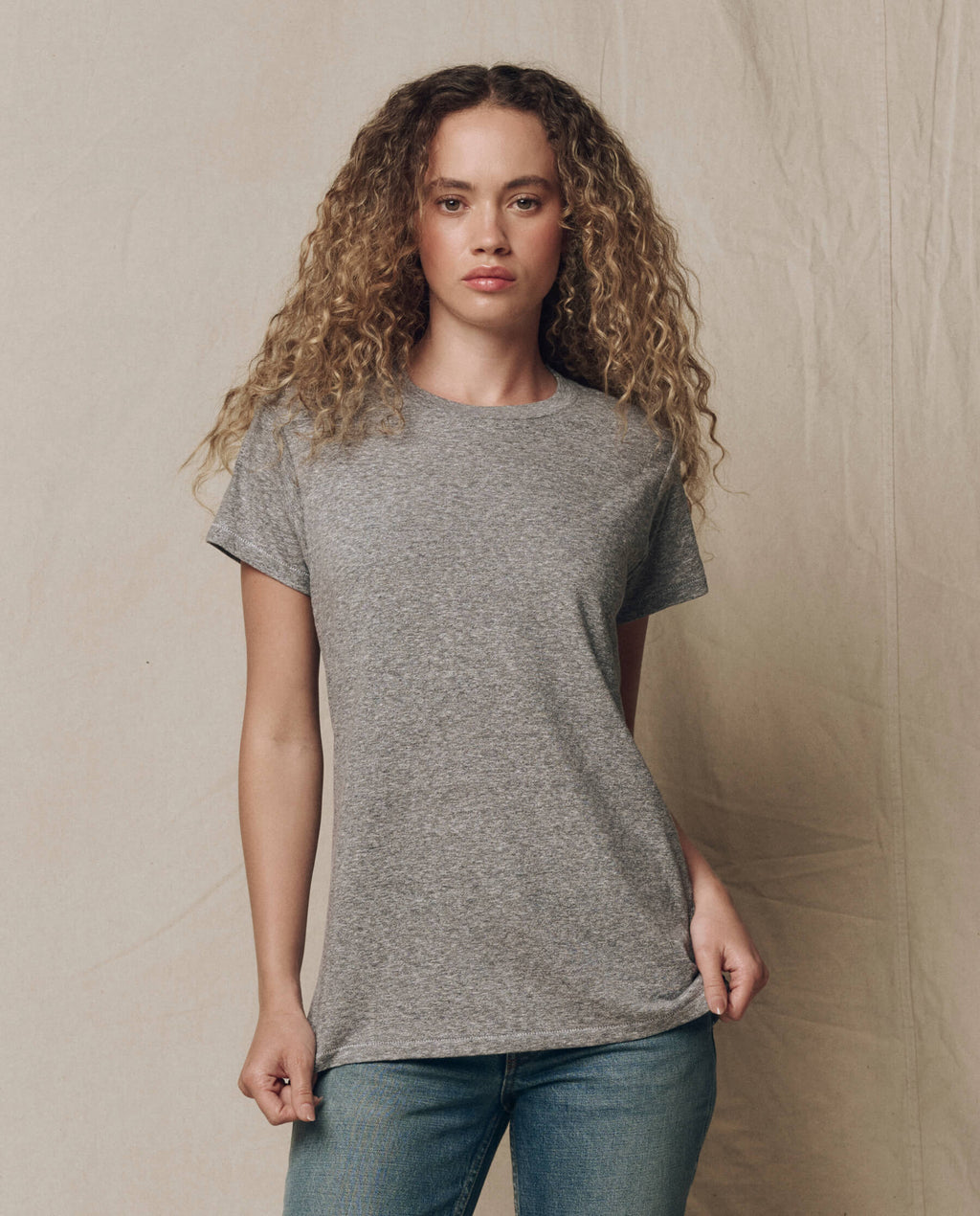 The Slim Tee. Solid -- Heather Grey